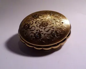 Kigu compacts 1950s muscial powder box