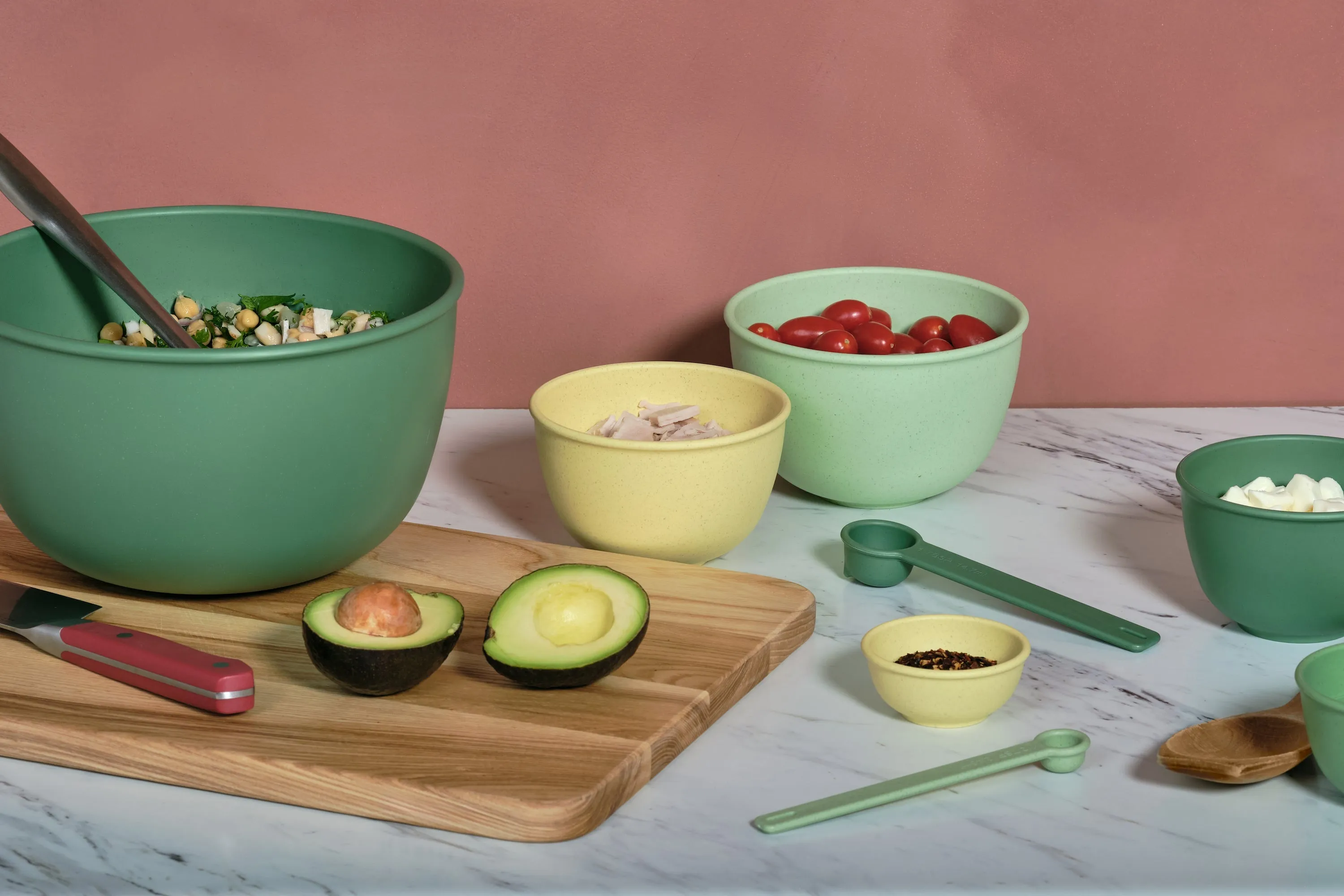 The Kitchn's Fresh Guacamole 5 Piece Astrik Mixing Bowls